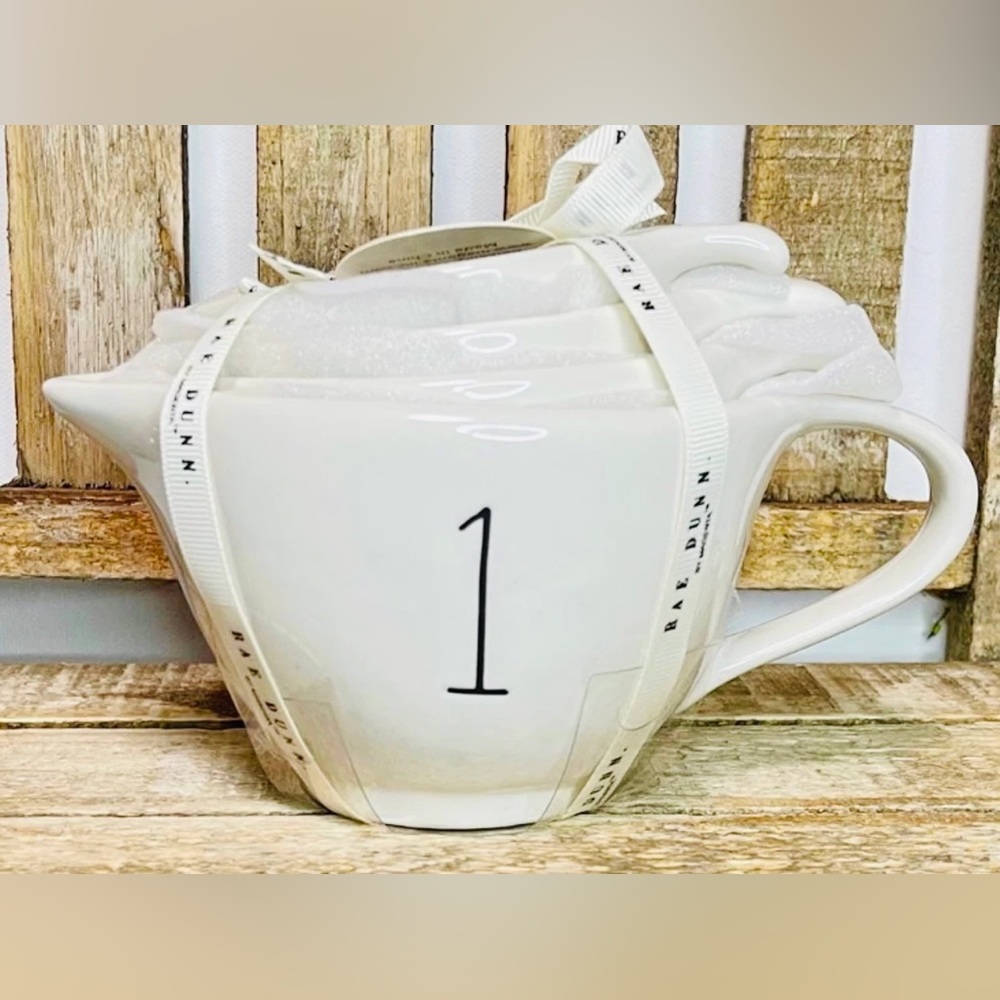 NWT Rae Dunn Measuring Cups